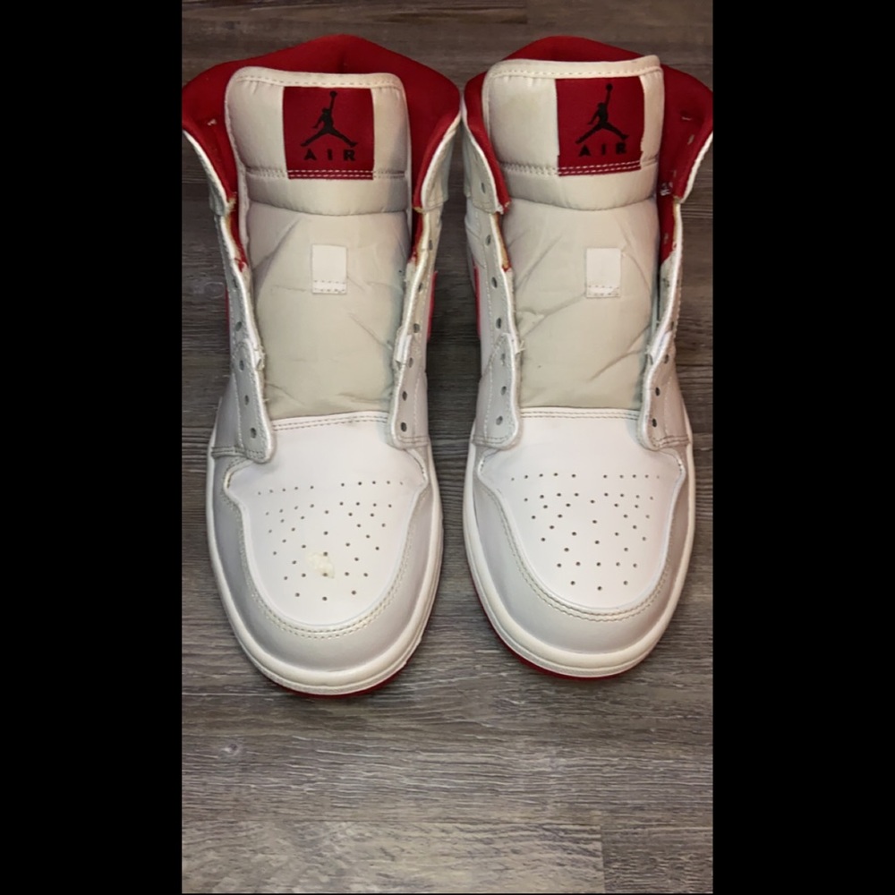 Air Jordan 1 Mid “White” Gym Red (Slight Damage) - Picture 2 of 6